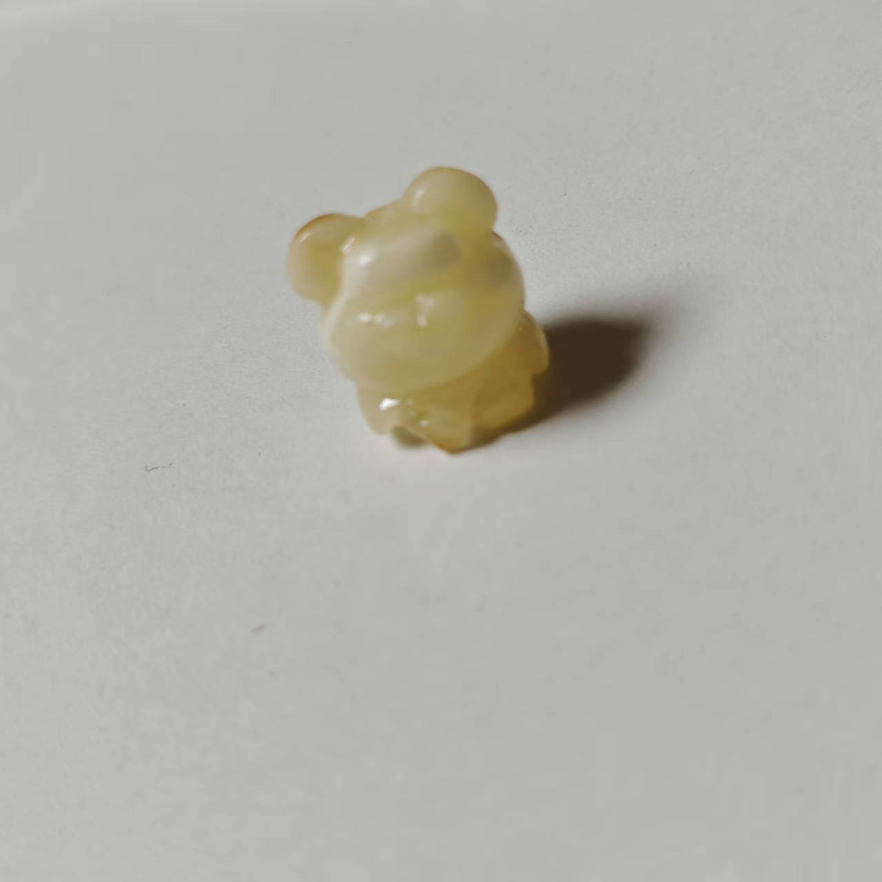 200号尺寸13*15mm左右保真蜜蜡雕刻一个《小鱼文玩》