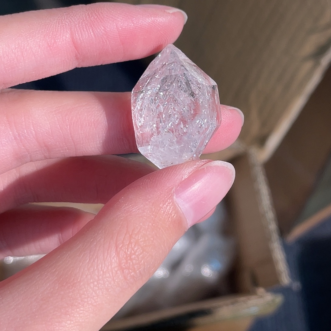 手串未镶嵌水晶白泥骸骨原石 108号