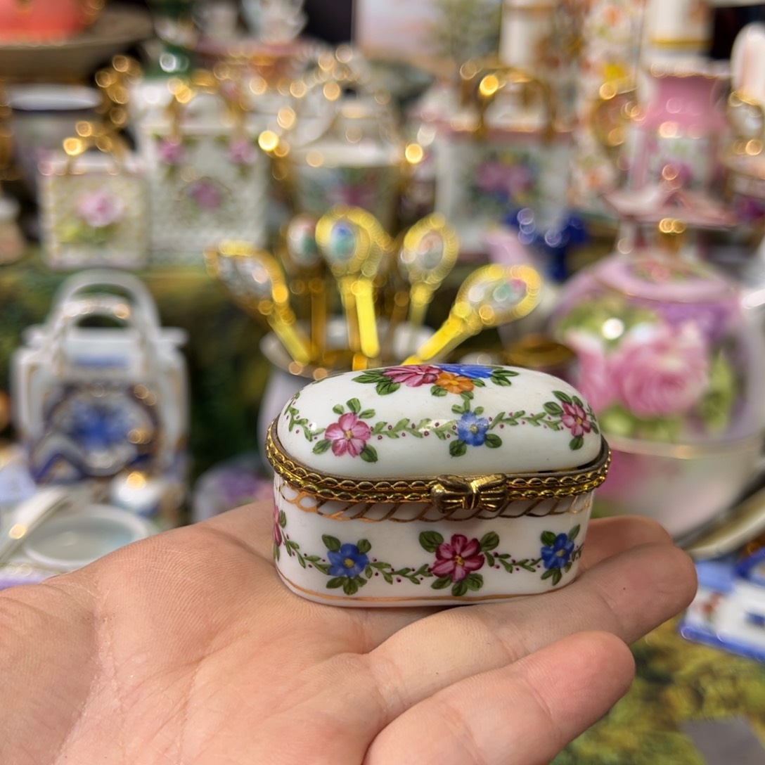 摆件鹿与海陶瓷家居用品有限公司