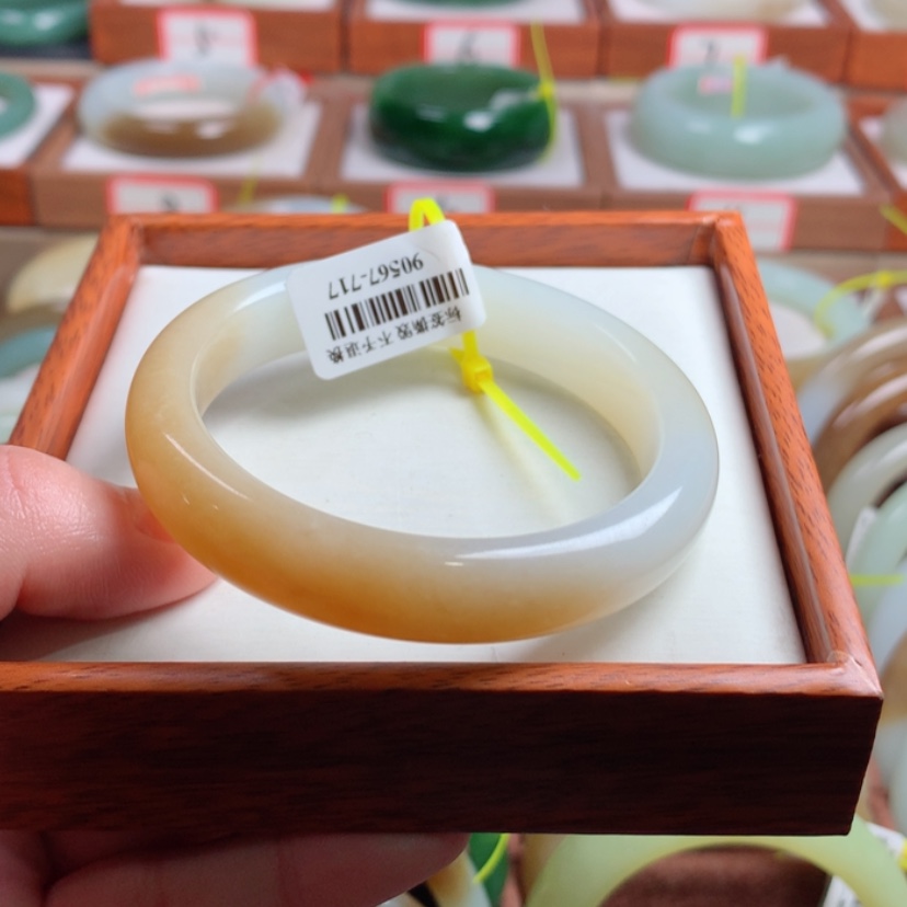 【闪购商品】和田玉手镯未镶嵌54.5
