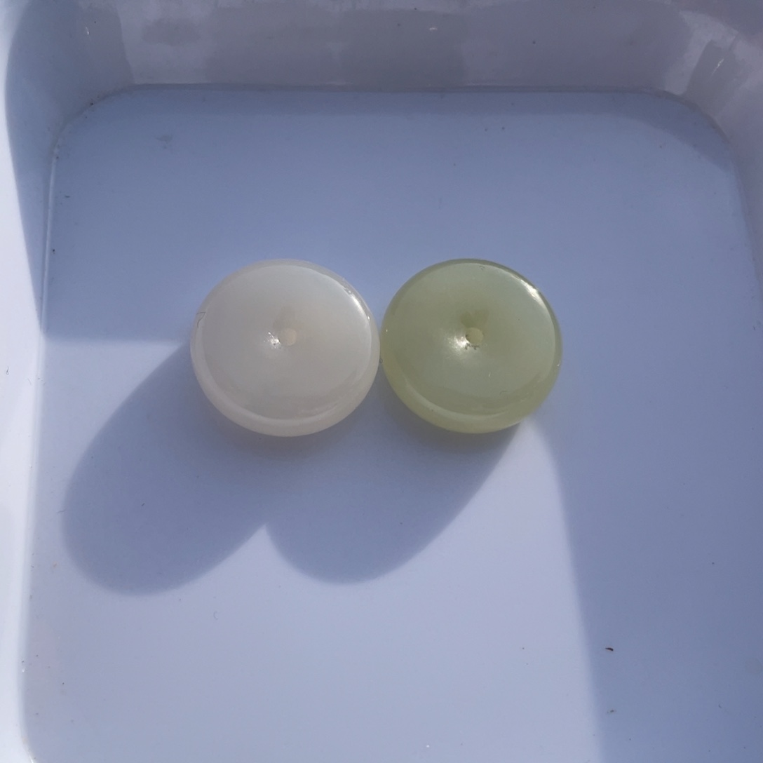 和田玉颈饰未镶嵌平安扣