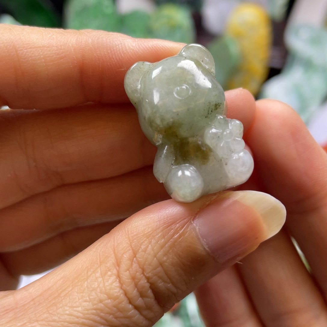 翡翠颈饰未镶嵌牌子