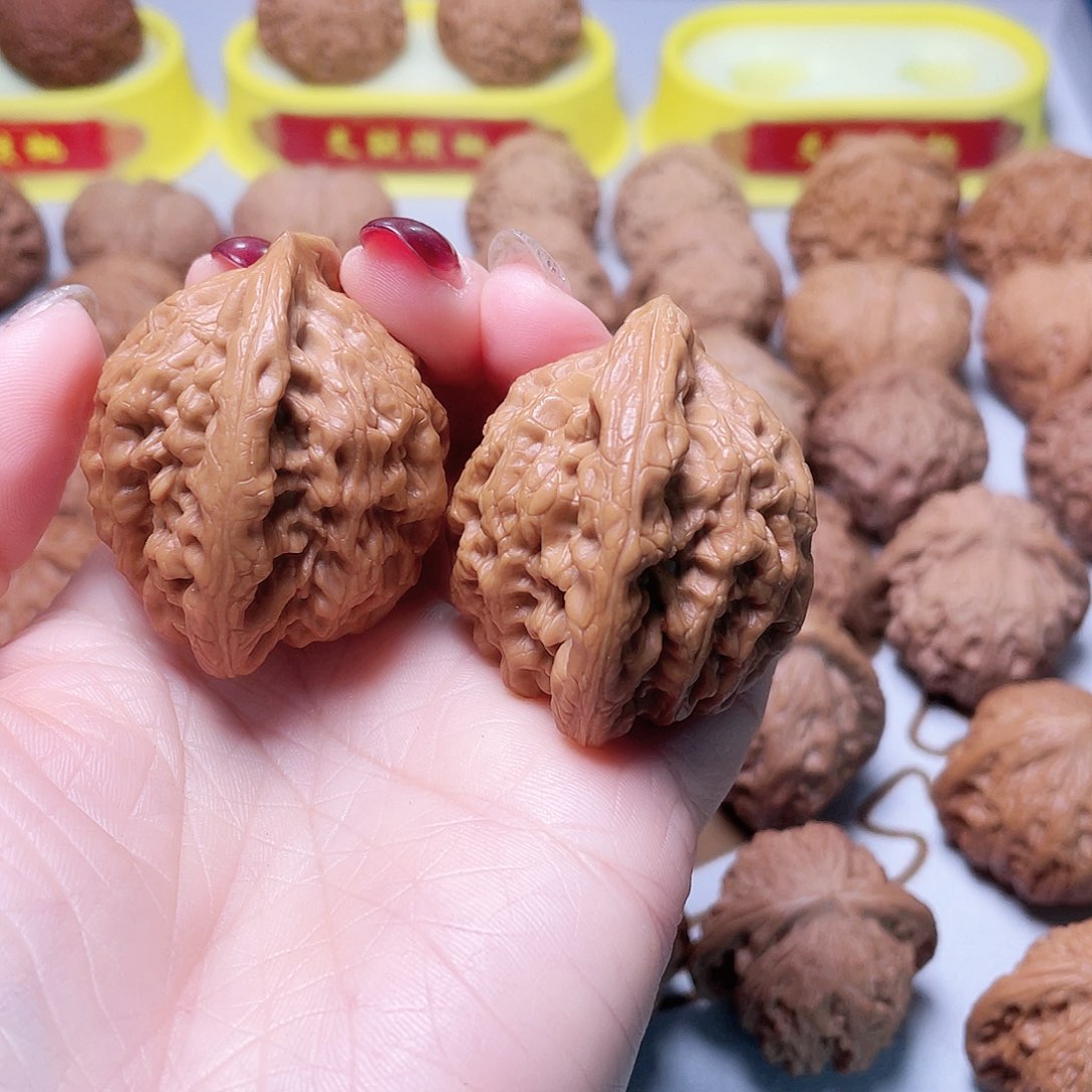 文玩核桃吊坠金公子44