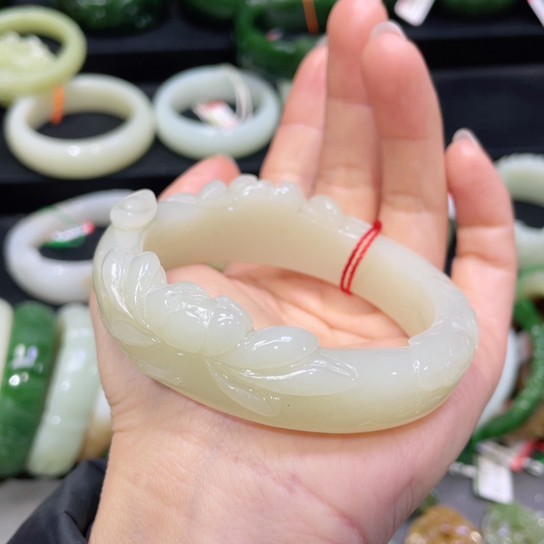 未镶嵌手镯和田玉84