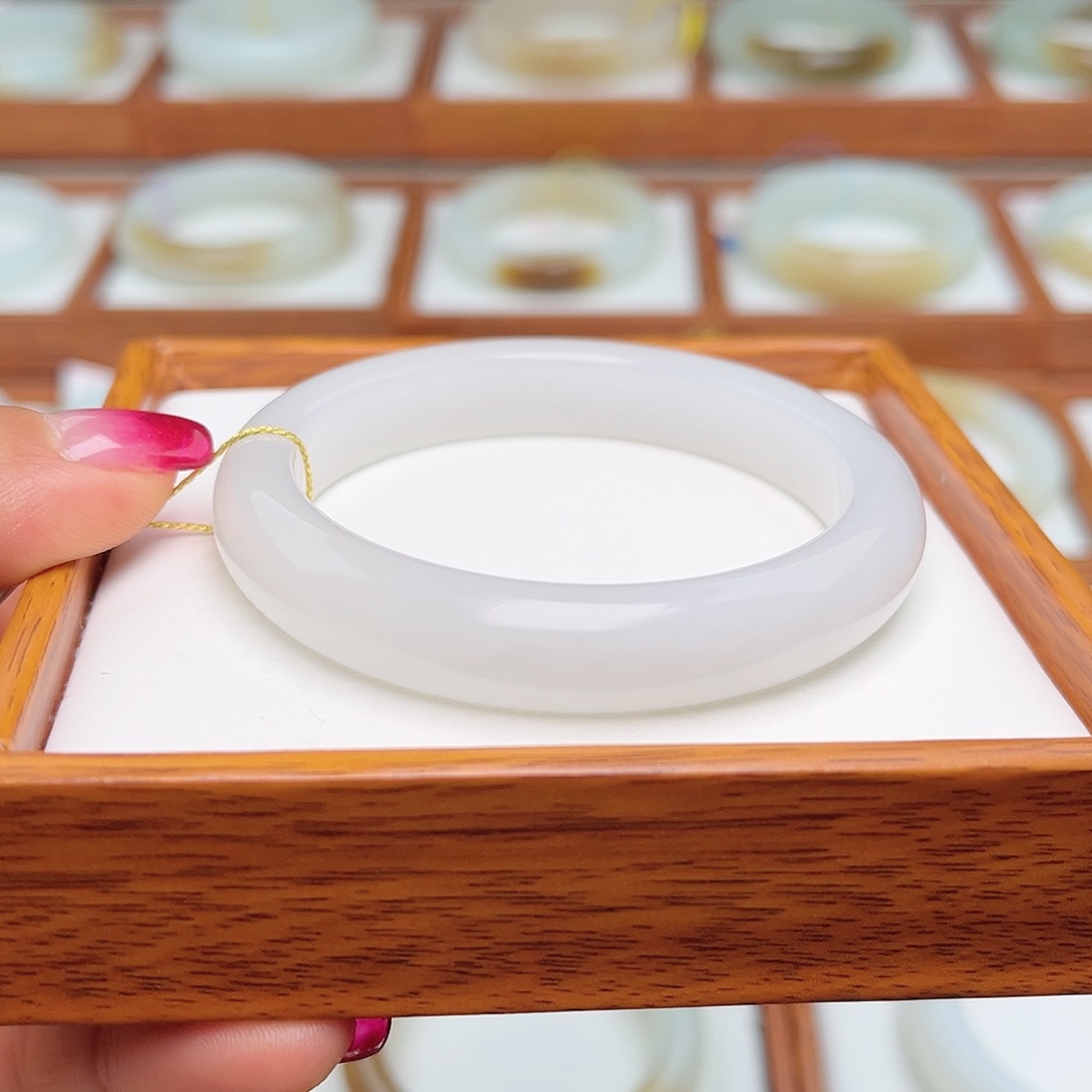 和田玉手镯未镶嵌55