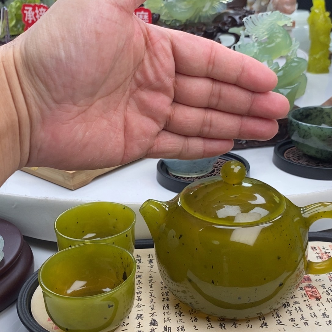 静***哥岫玉未镶嵌四大名玉壶