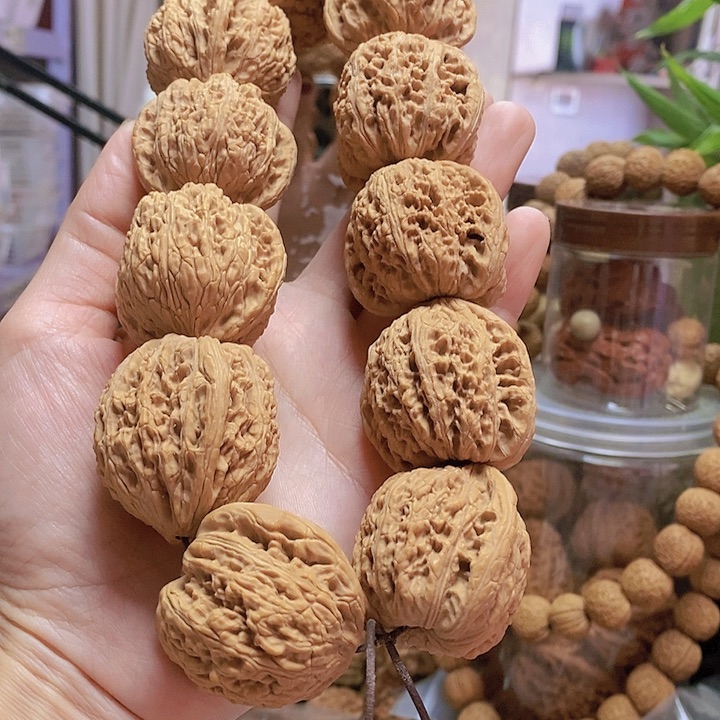 【闪购商品】文玩核桃把件38平谷绣球手持