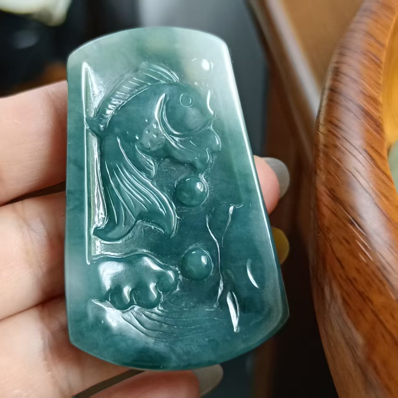 特价福利翡翠鱼牌56.3*36*6.1mm附证书