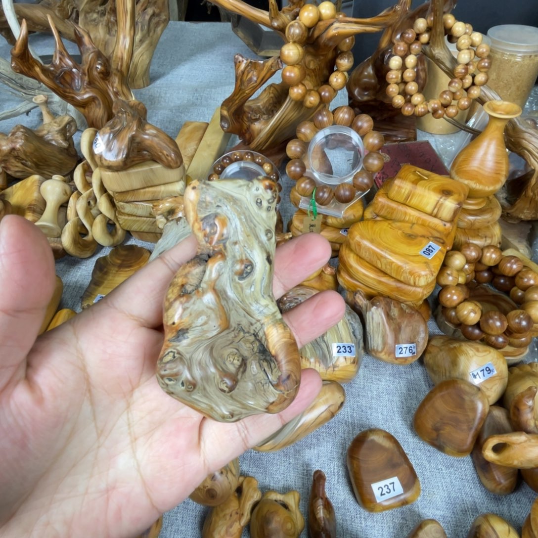 @***片柏木太行崖柏随形手把有裂介意慎拍