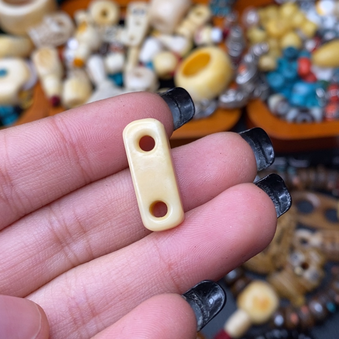 T***s铜藏传文玩高白二饼