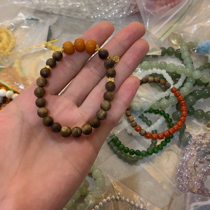 未镶嵌蜜蜡手链千***?