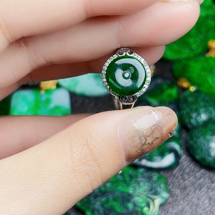 翡翠银S925镶嵌颈饰多样性