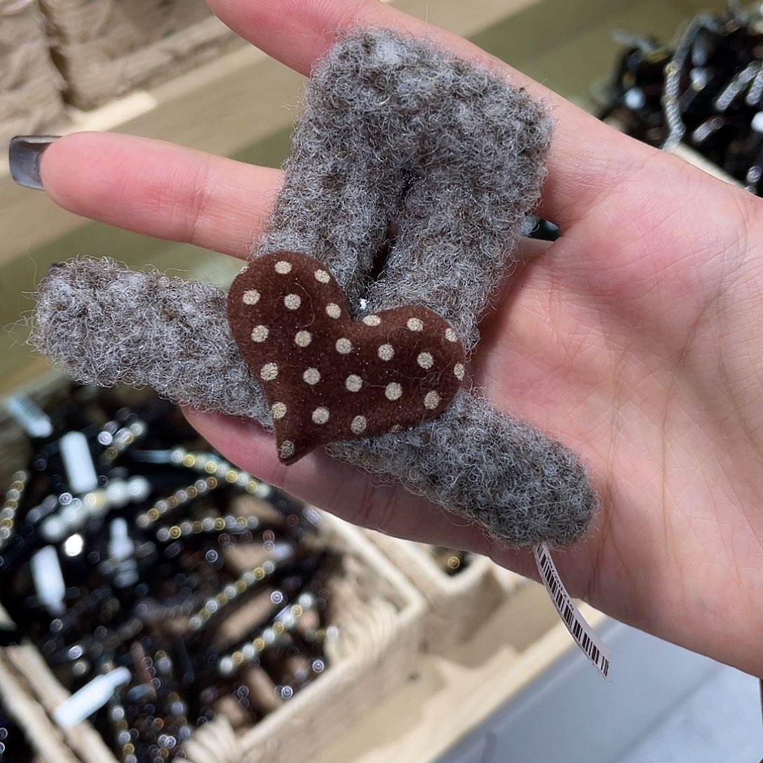 非金属咖色咖波点爱心9抓