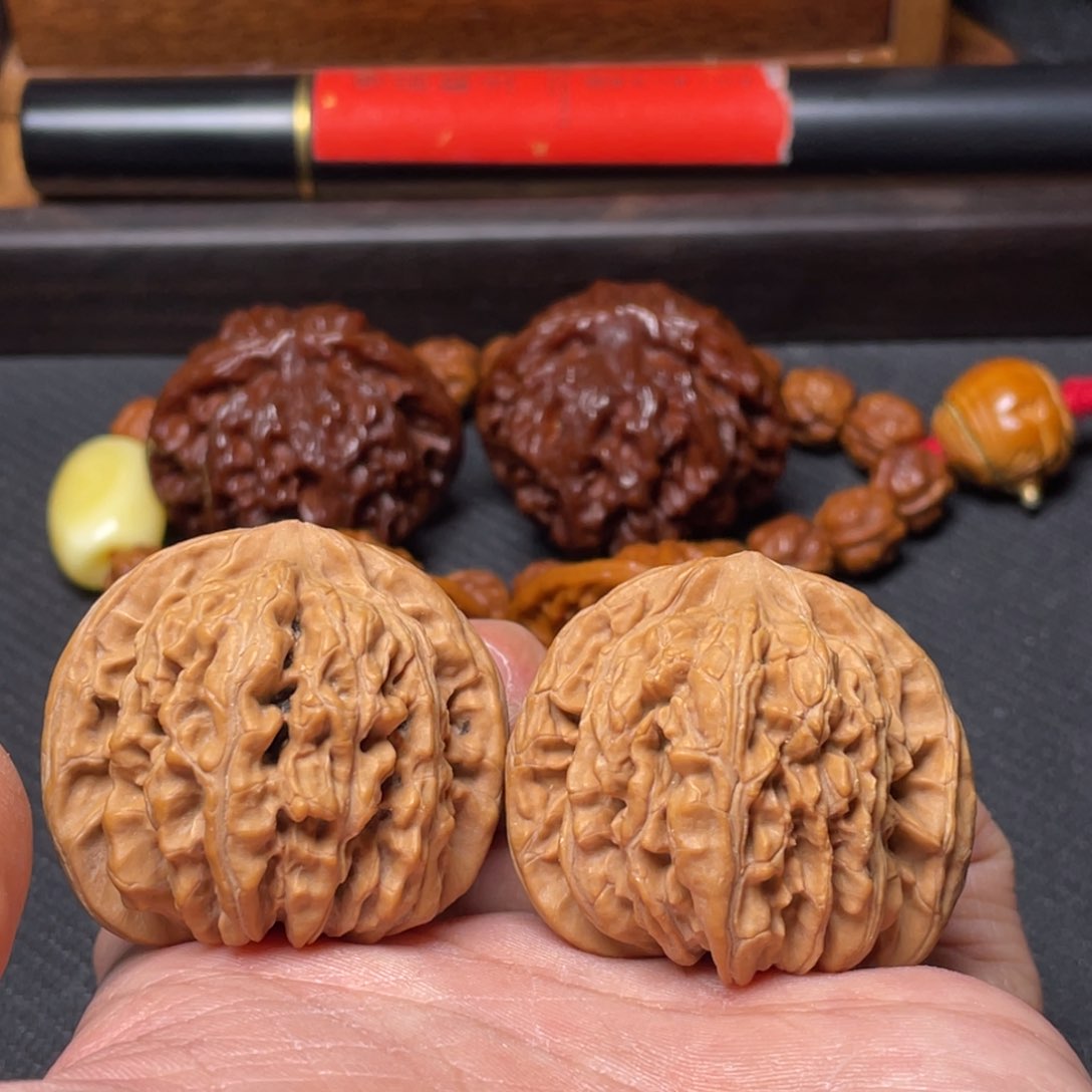 文玩核桃吊坠39.5全品山地楼