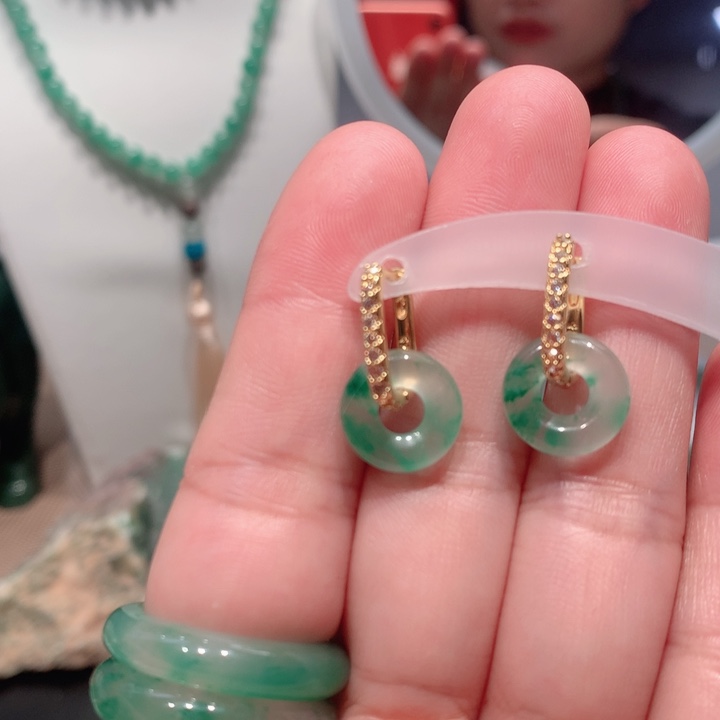 石英质玉（非洲翠）合金颈饰