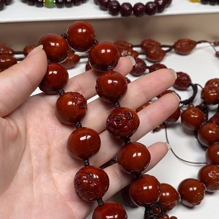 墩***子橄榄核雕刻工艺的发展