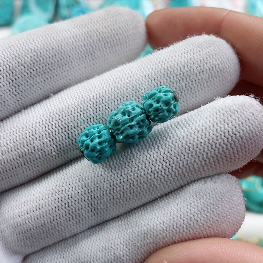 绿松石颈饰未镶嵌