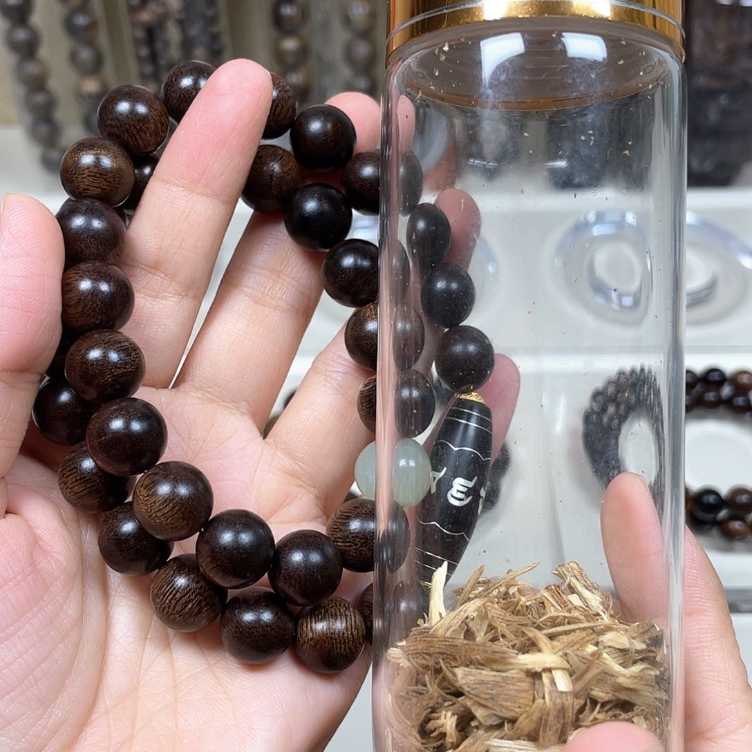 沉香碎屑沉香重****?+越南芽庄白奇楠留疤料1.2