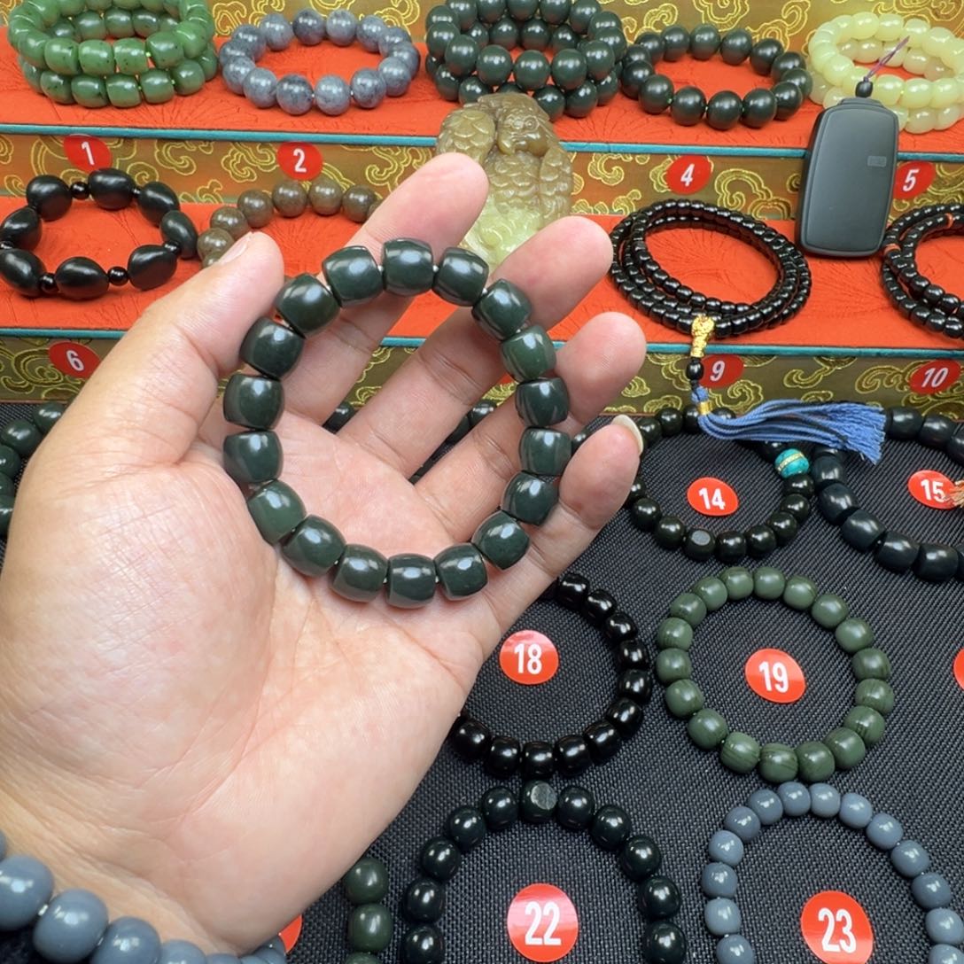 和田玉未镶嵌手链