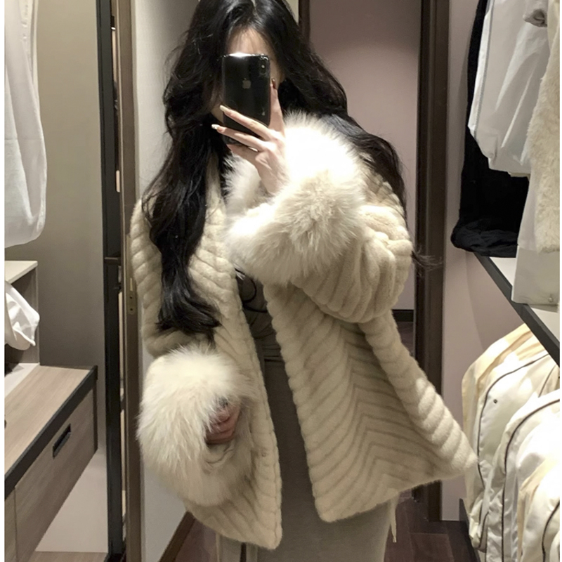 张雪碧专属名媛简约高级感人字纹洋气环保毛毛外套长款气质女冬季