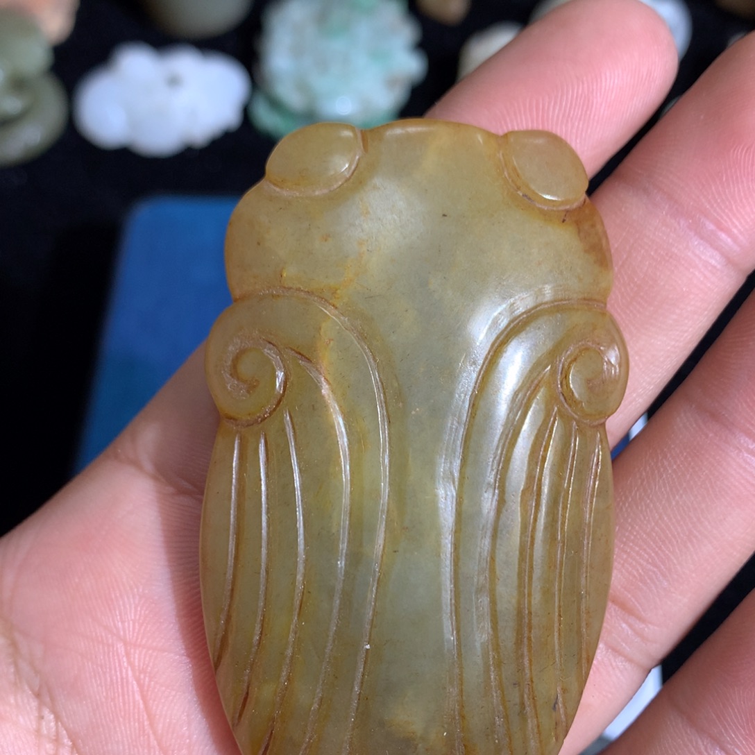 透闪石质玉未镶嵌颈饰