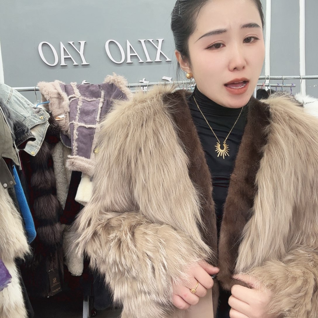 姚小妖家高端皮草