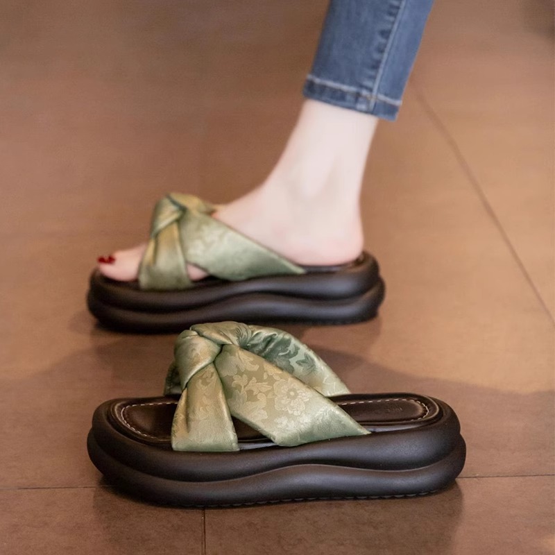 厚底拖鞋女夏外穿2025年爆款时尚沙滩一字拖女款凉鞋休闲外出凉拖