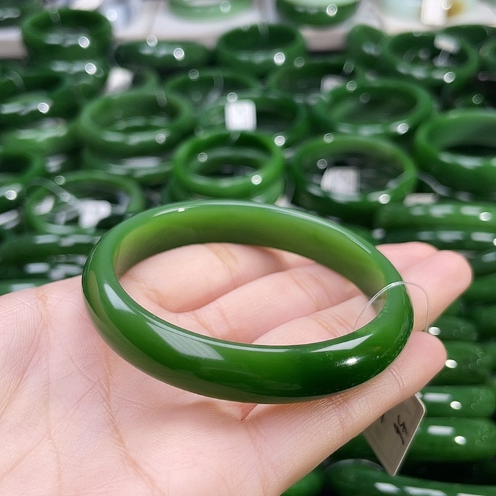 未镶嵌手镯和田玉（碧玉）