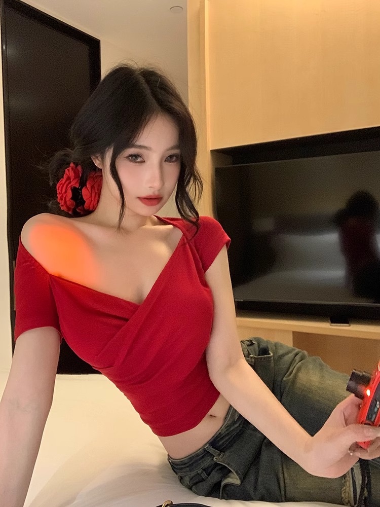 v领交叉辣妹性感风短袖短款修身显瘦纯欲T恤女不规则设计感高级感