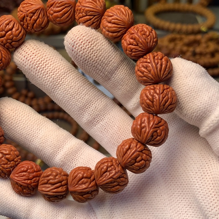 尼***德手串桃核秦岭龙纹