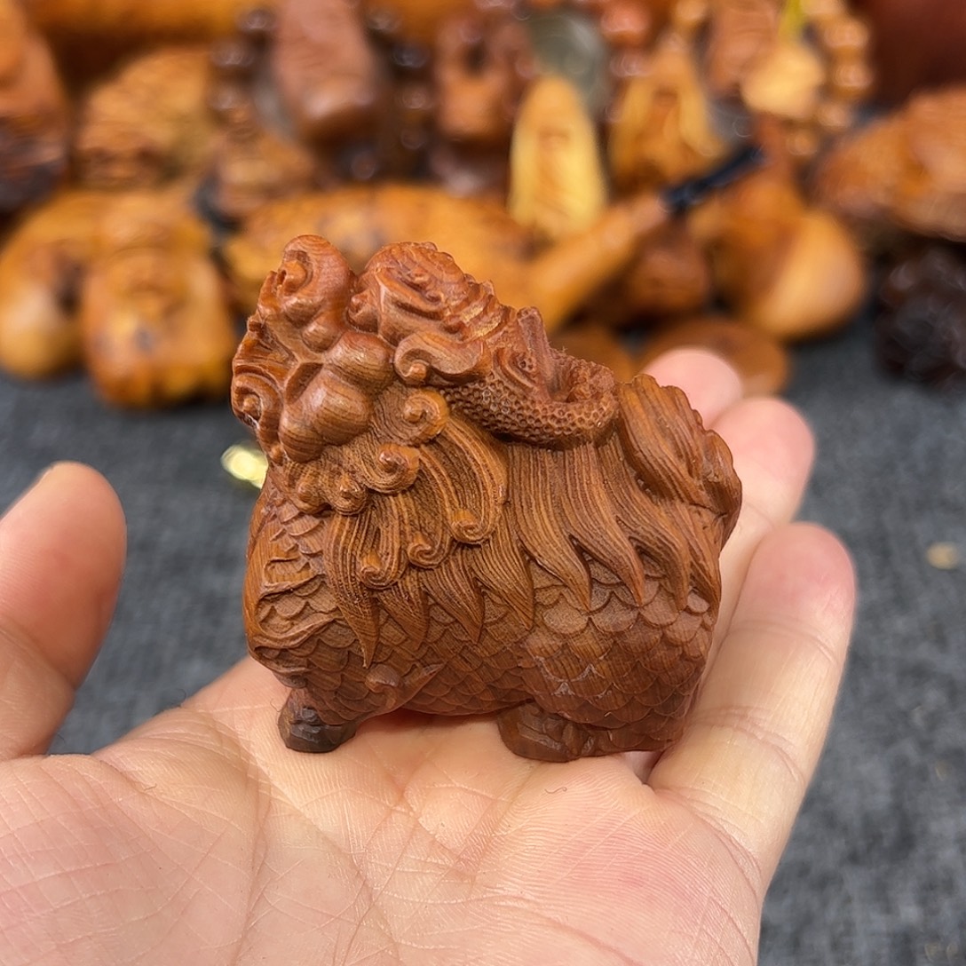 崖柏太行崖柏黑油玉华貔貅手把件