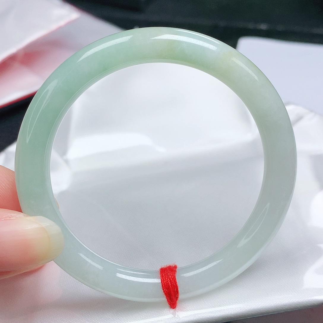 翡翠手镯（圆镯）未镶嵌