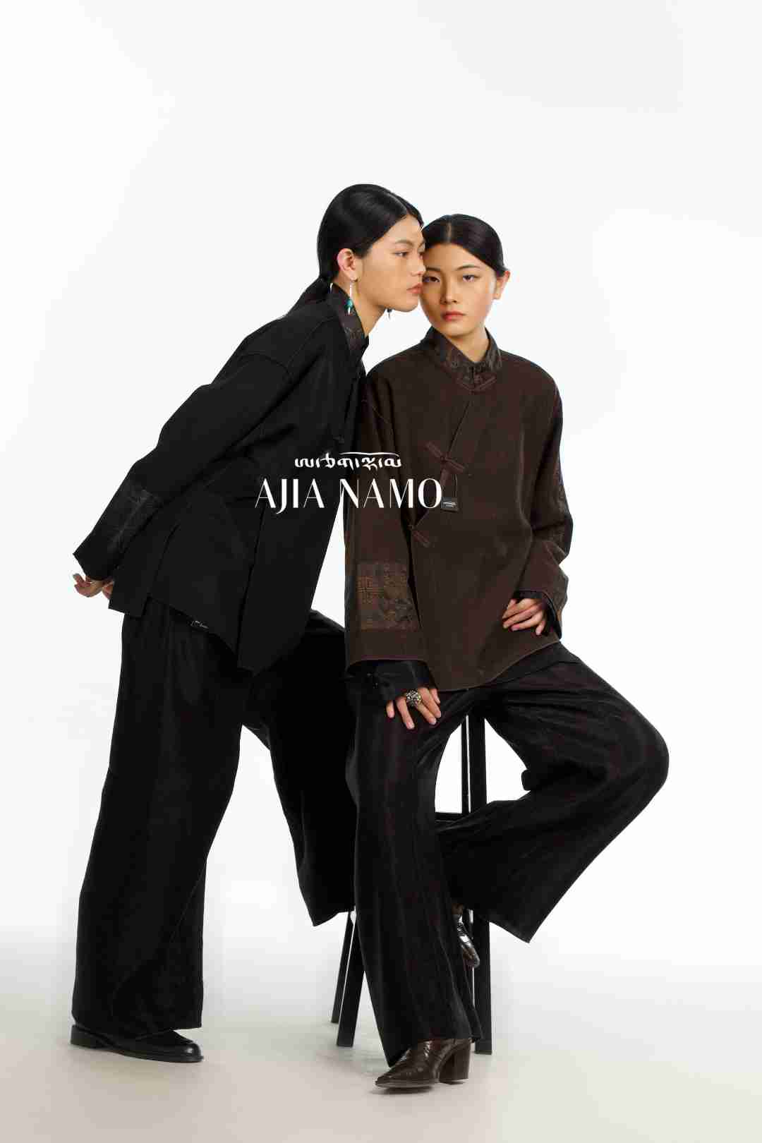 AJ-NAMO原创设计袖口撞色斜襟款上衣-双色可选