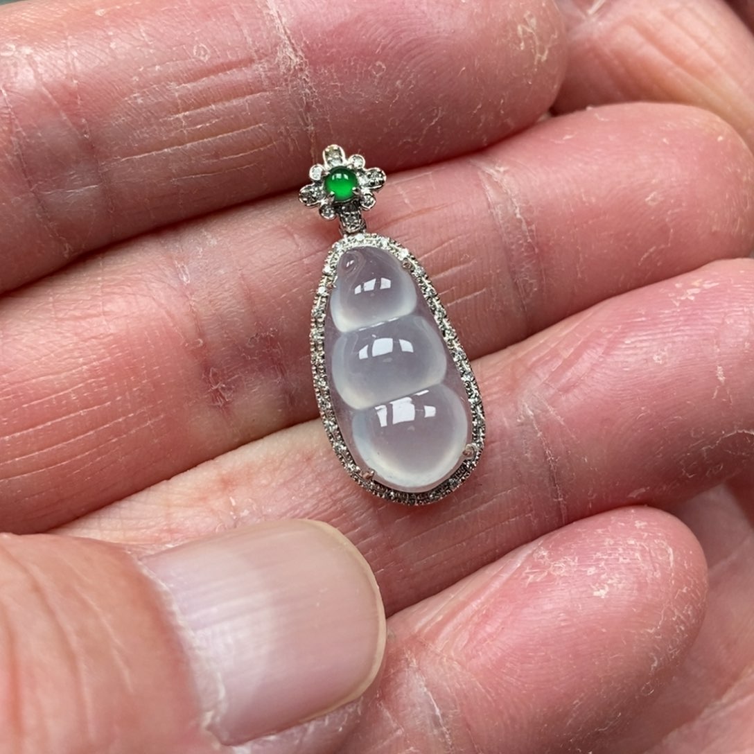 翡翠颈饰18K金镶嵌豆子