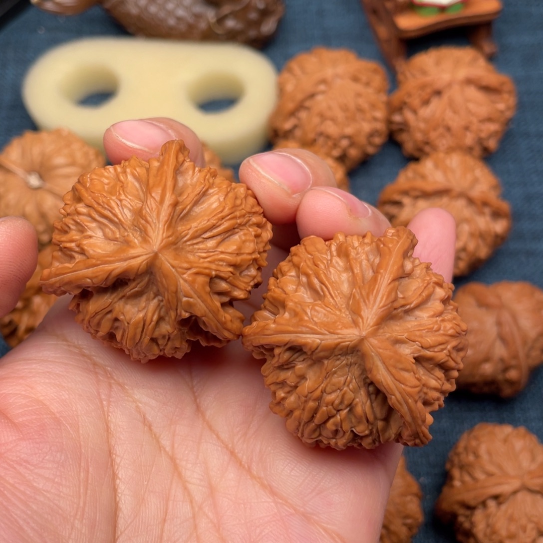 浩***西文玩核桃把件43毕业御龙球奔全品