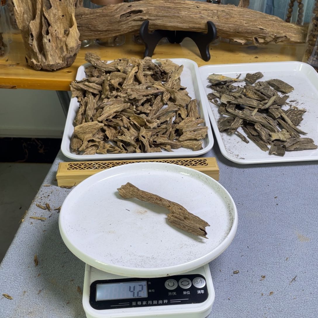 沉香碎屑沉香海南红土4克