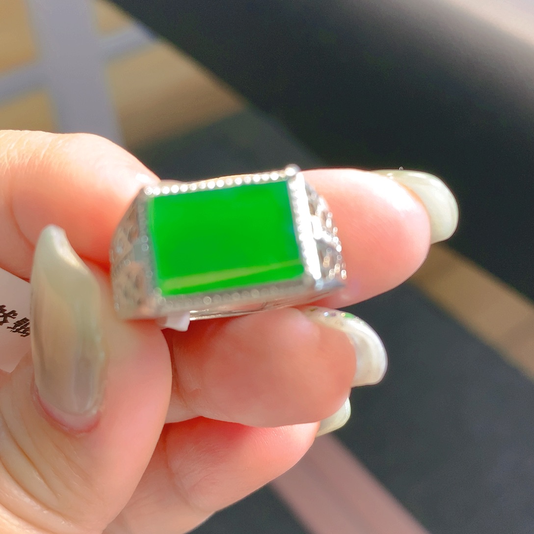 翡翠颈饰银S925镶嵌翡翠