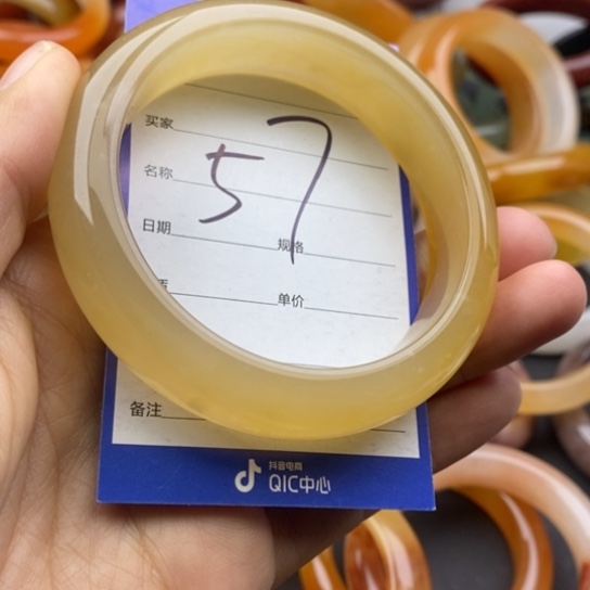 石英质玉未镶嵌手镯