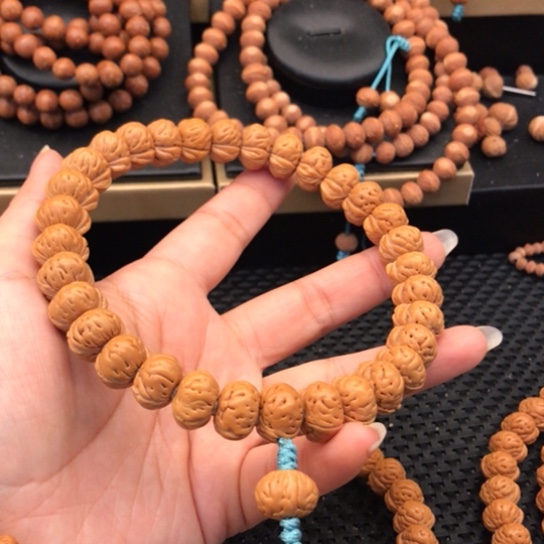 L***a桃核吊坠蟠桃手持