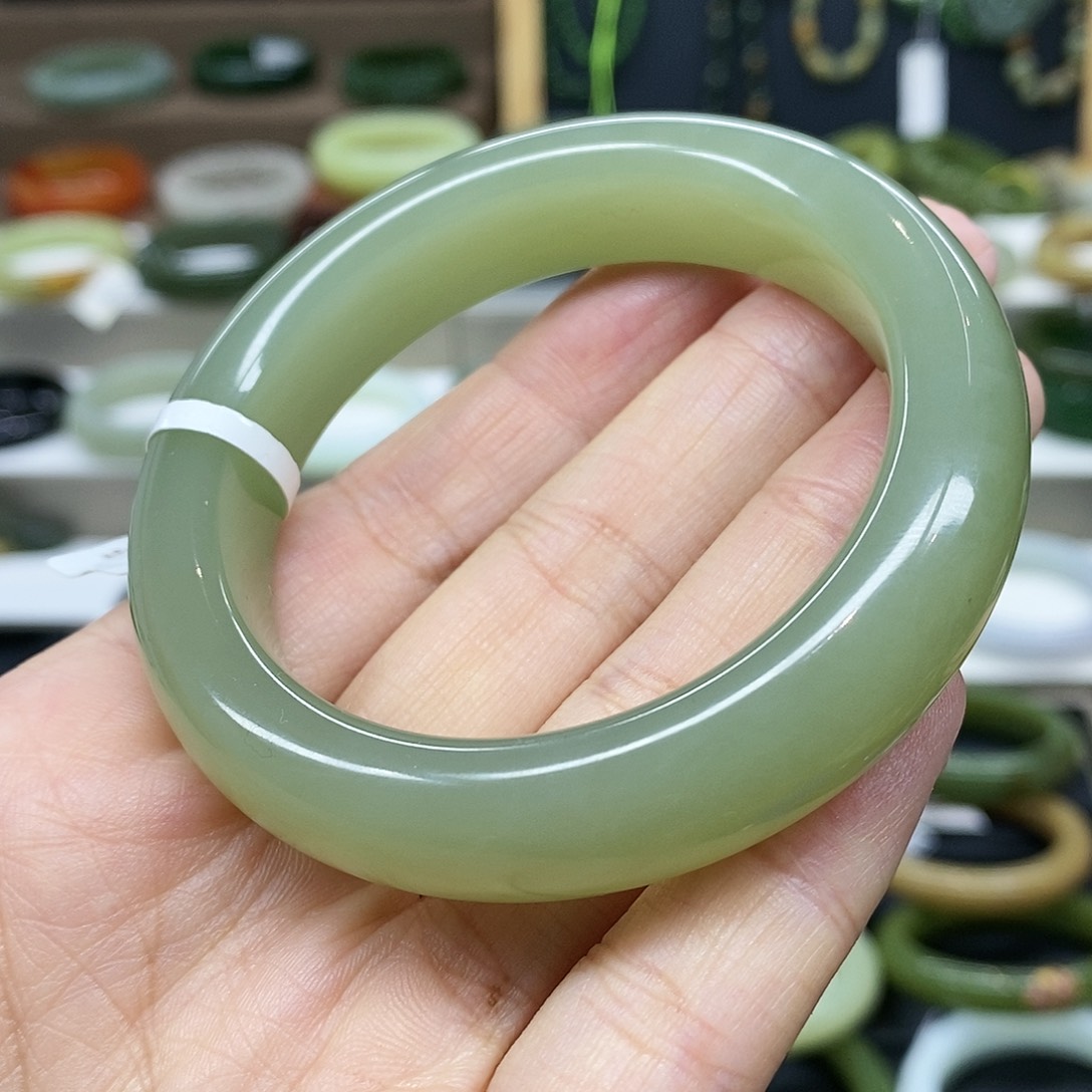 【闪购商品】未镶嵌手镯和田玉