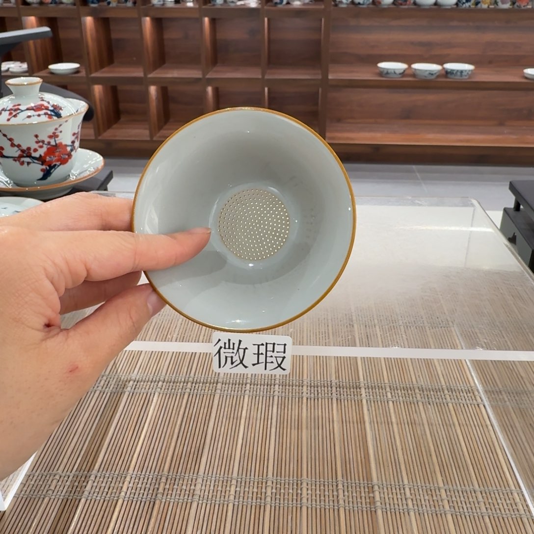 釉下手绘茶具微瑕