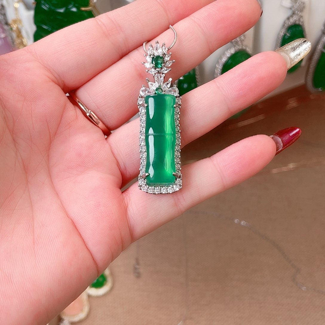 玛瑙/玉髓吊坠(赠链)未镶嵌