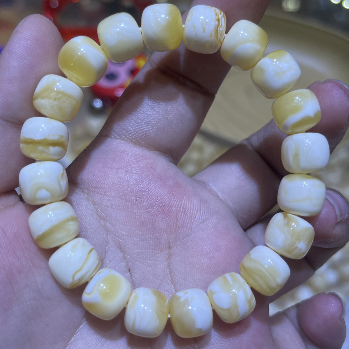 11俄料蜜蜡虎皮手串老型女款白色时尚渐变雕刻单圈玉手串风化精美