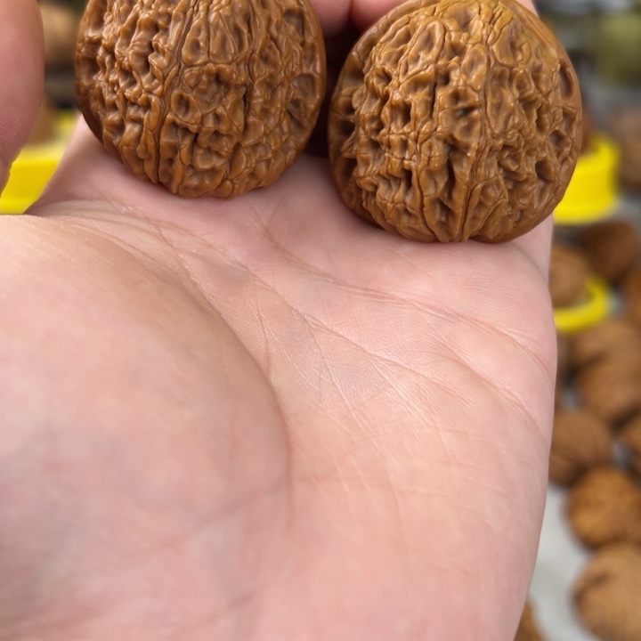 亮***茄文玩核桃吊坠莲花虎头37尺