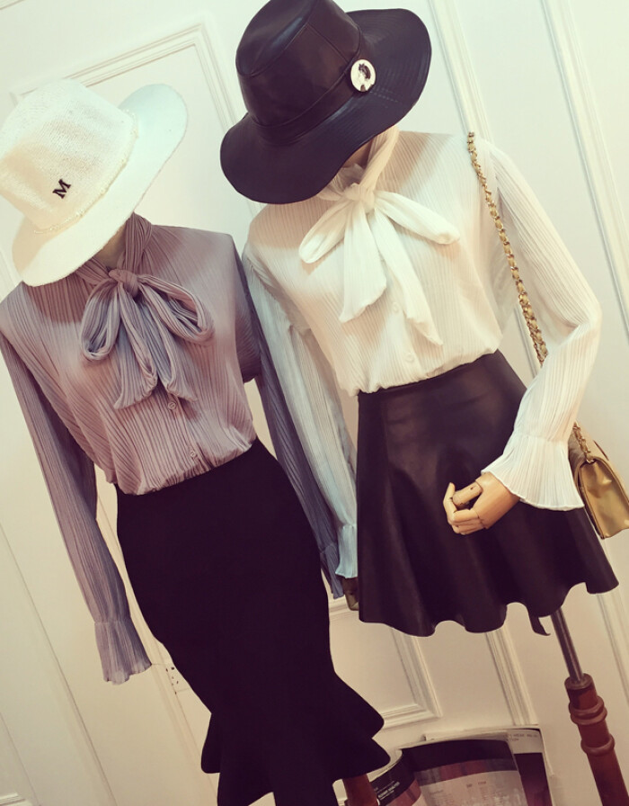 女装韩版显瘦夏季百搭白色春秋上衣洋气新款潮牌女装套脖打底衫