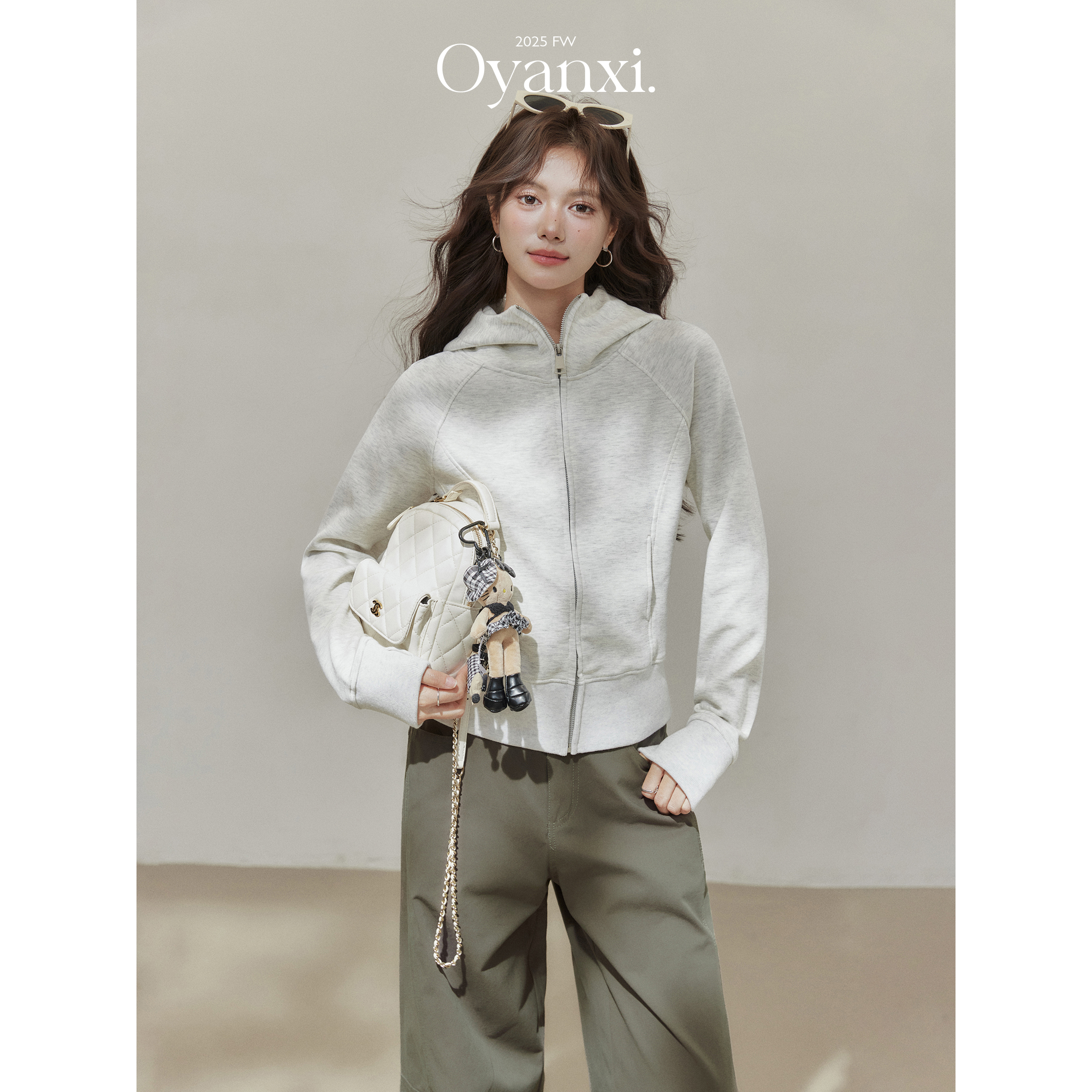 欧阳喜《人生Hoodie》美式白灰色连帽卫衣女秋季拉链开衫外套上衣