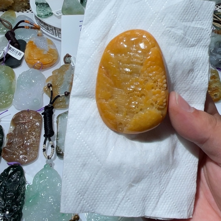 翡翠颈饰未镶嵌天然