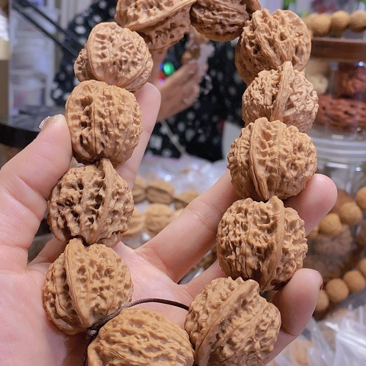 【闪购商品】文玩核桃把件32九品梅花手持