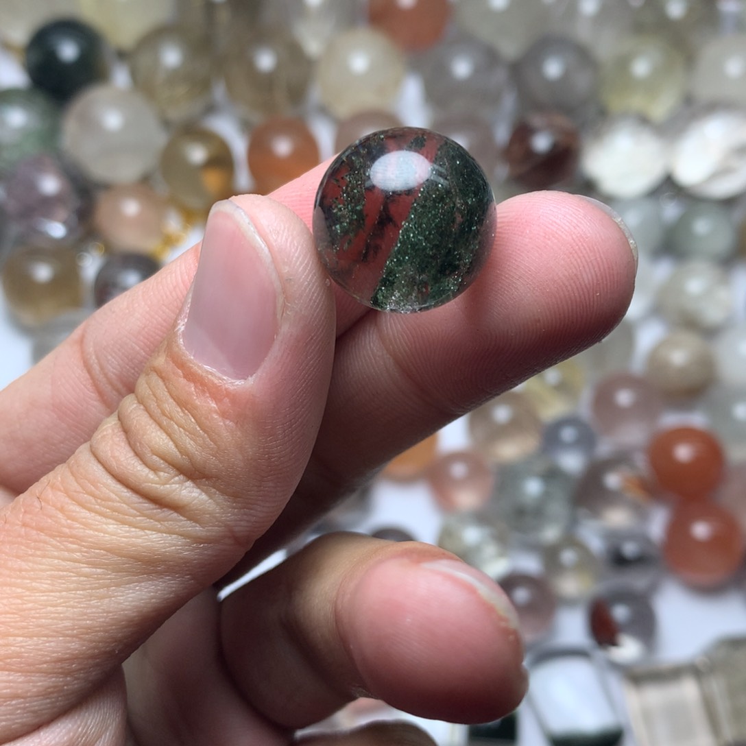 水晶珠宝半成品未镶嵌粥***?绿幽灵球