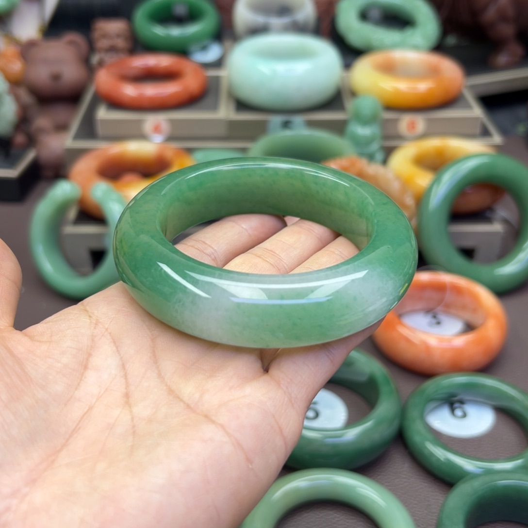 未镶嵌手镯石英岩玉诸**意